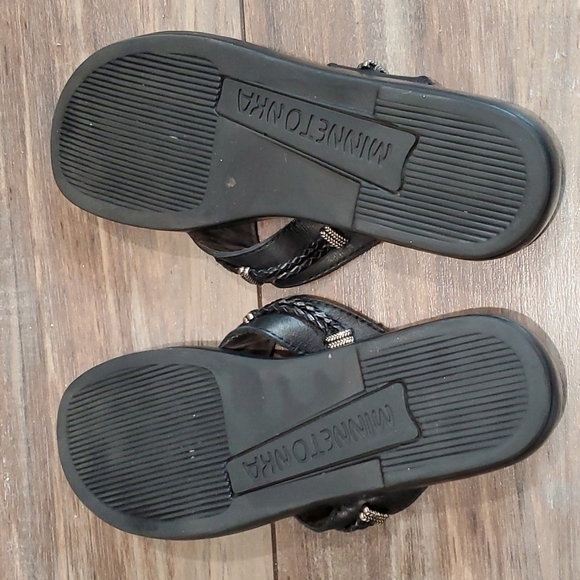 Minnetonka Womens leather flip flop flats sz 9M - Picture 7 of 10